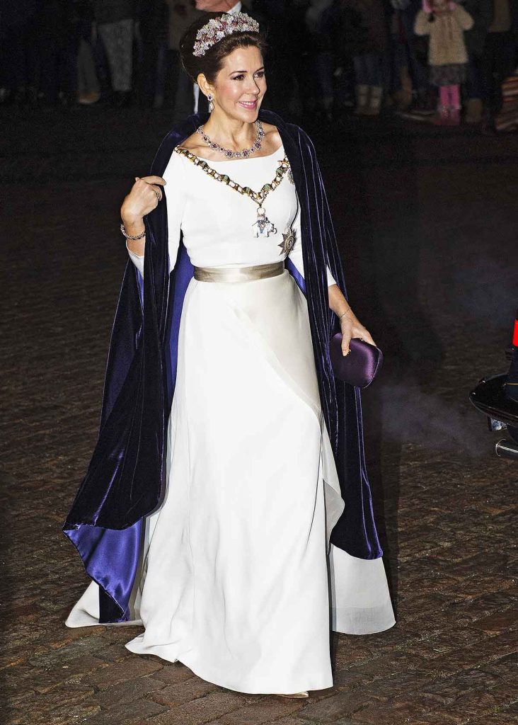Mary Donaldson acude a la tradicional cena de Año Nuevo en el Palacio Amalienborg en 2015