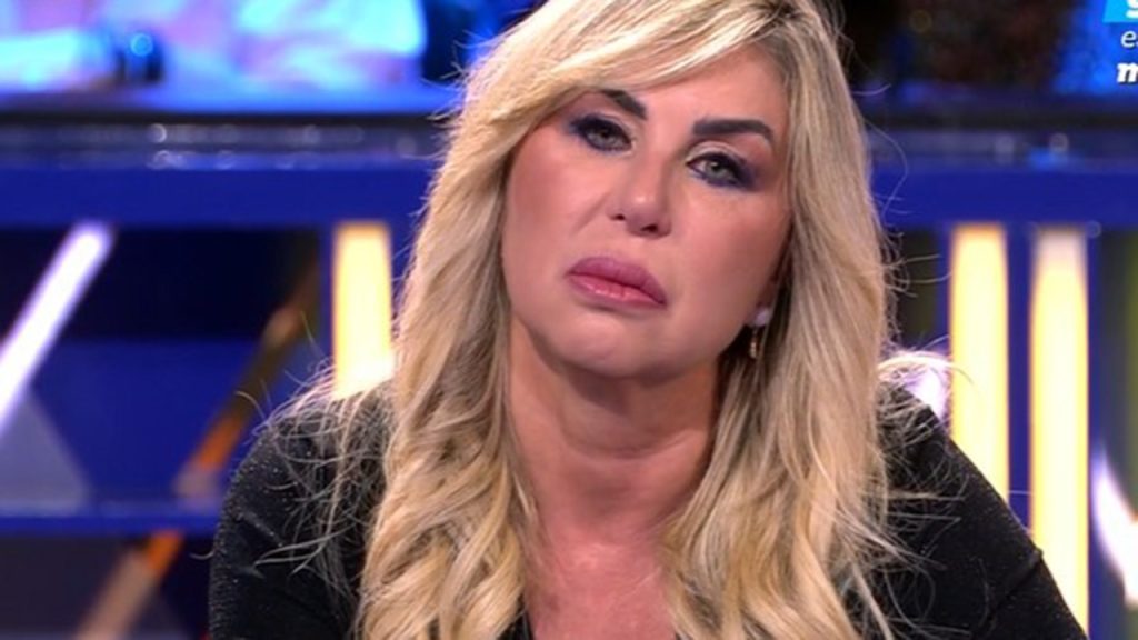 Malena Gracia ofrece una entrevista en televisión tras ser expulsada del tanatorio de Arévalo