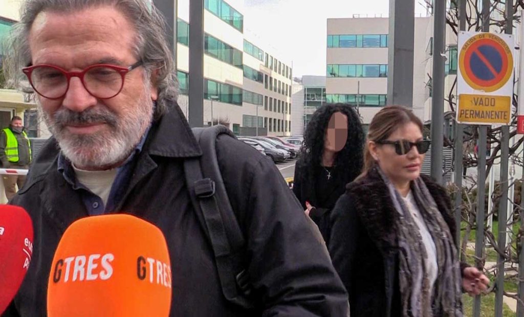 Pepe Navarro e Yvonne Reyes salen de un juicio celebrado en Madrid