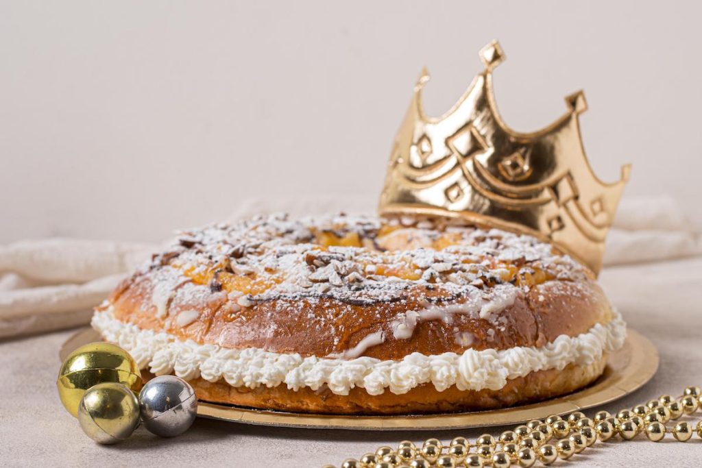 La tradición del roscón de reyes tiene su origen en las fiestas romanas de las Saturnales.