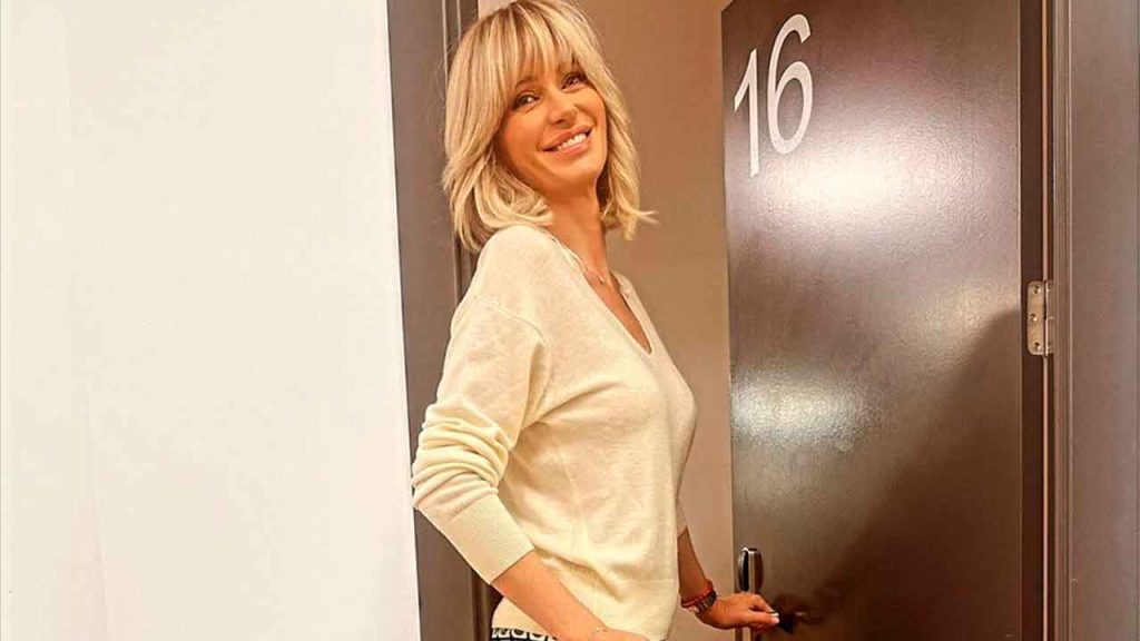 Susanna Griso tiene las botas de lluvia para llevar a la oficina con los looks más elegantes