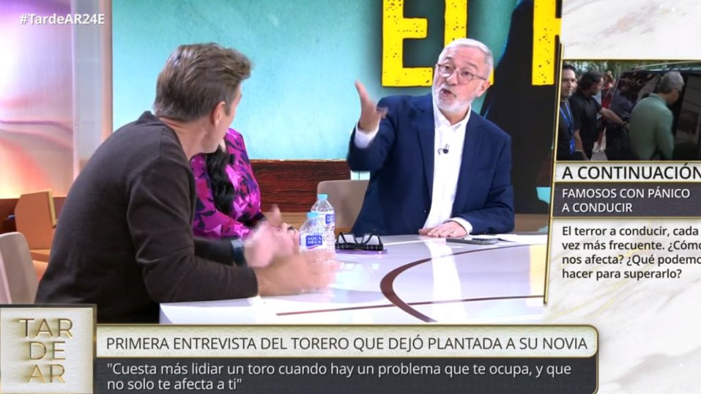 Xavier Sardà y Manuel Díaz 'El Cordobés' protagonizan un momento de tensión en directo