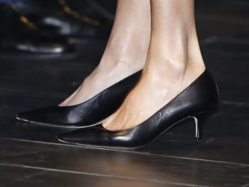 La Reina Letizia con zapatos de tacón medio