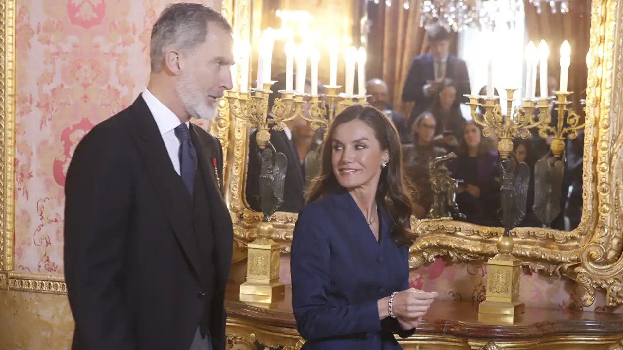 Así es la reacción del Rey Felipe ante el susto de la Reina Letizia en el Palacio Real