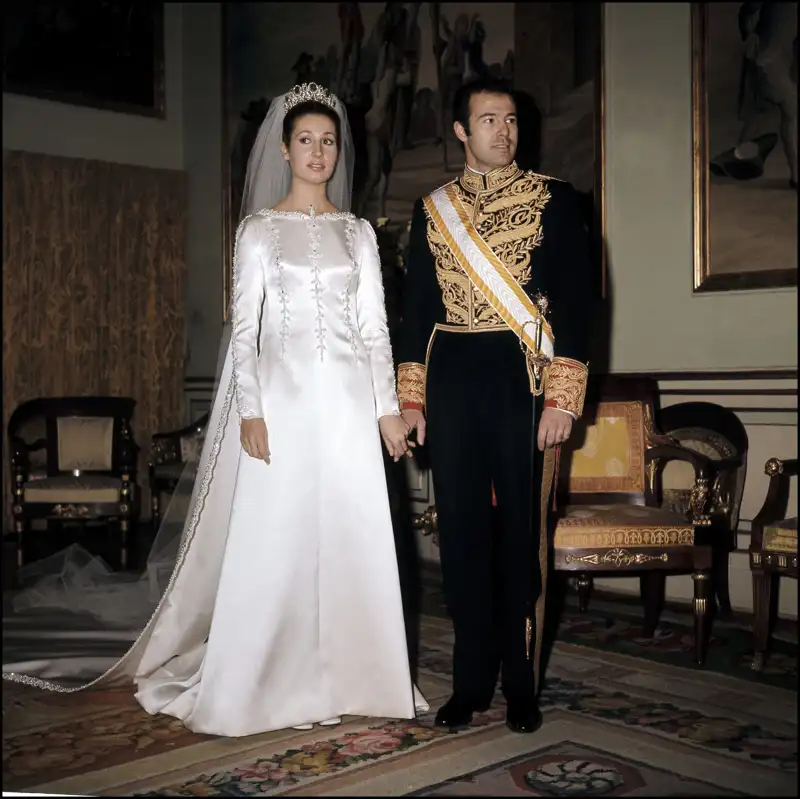 Alfonso de Borbón y Dampierre y Carmen Martínez Bordíu se casa en el palacio de El Pardo