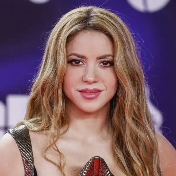 Shakira retira el veto a Clara Chía.