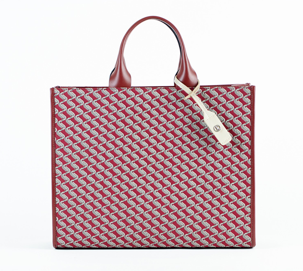 Este modelo de bolso de lujo asequible y con etiqueta ‘Made in Spain’ es ideal para hacerte un autorregalo. 