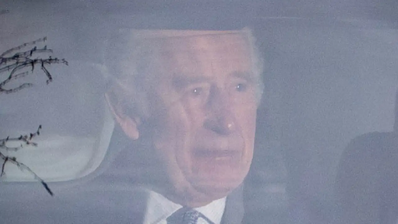 El rey Carlos III reaparece tras ser diagnosticado de cáncer: su cara lo dice todo