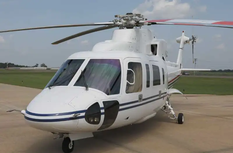 El mismo modelo del helicóptero en el que viaja Carlos III