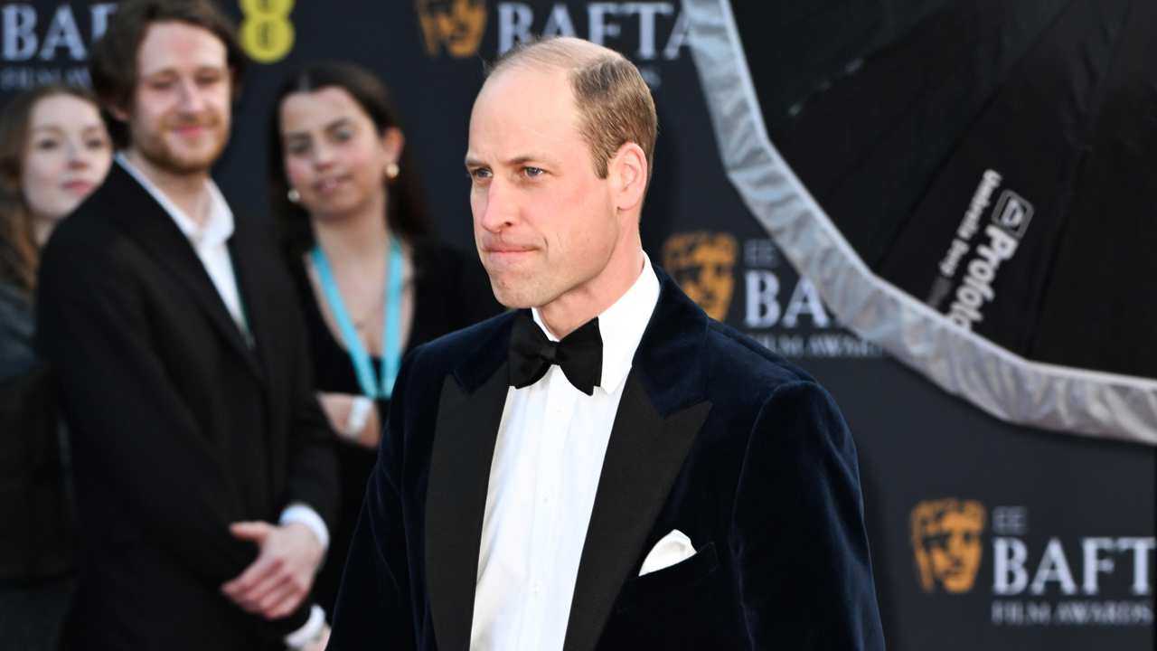La seriedad del Príncipe Guillermo marca sus primeros Premios Bafta sin Kate Middleton