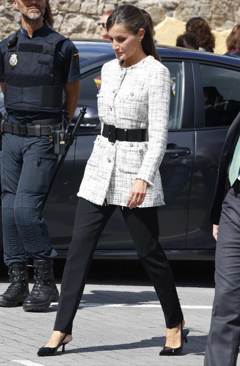 El look elegante de Doña Sofía con una chaqueta tweed como protagonista 