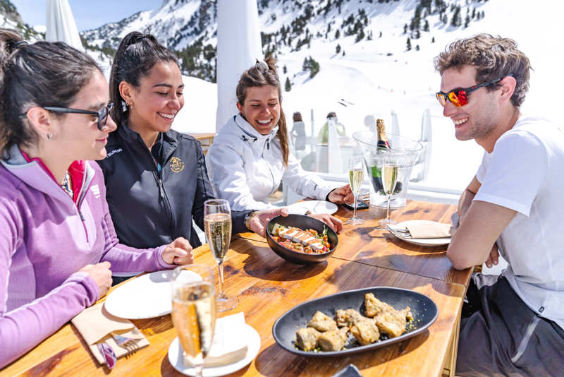 Uno de los restaurantes de la estación de Baqueira Beret