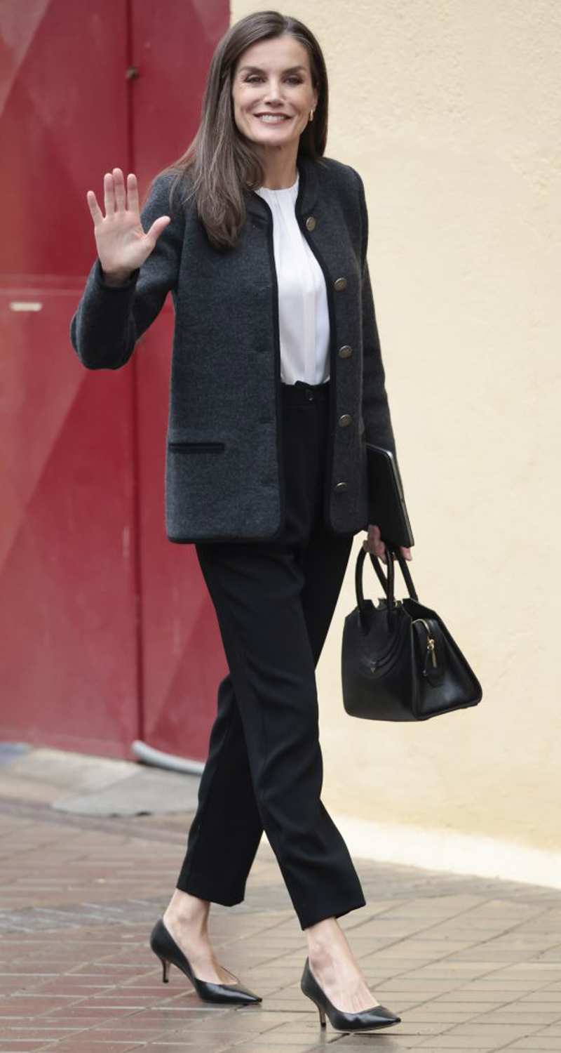 La Reina Letizia, una señora clásica con nueva chaqueta austriaca
