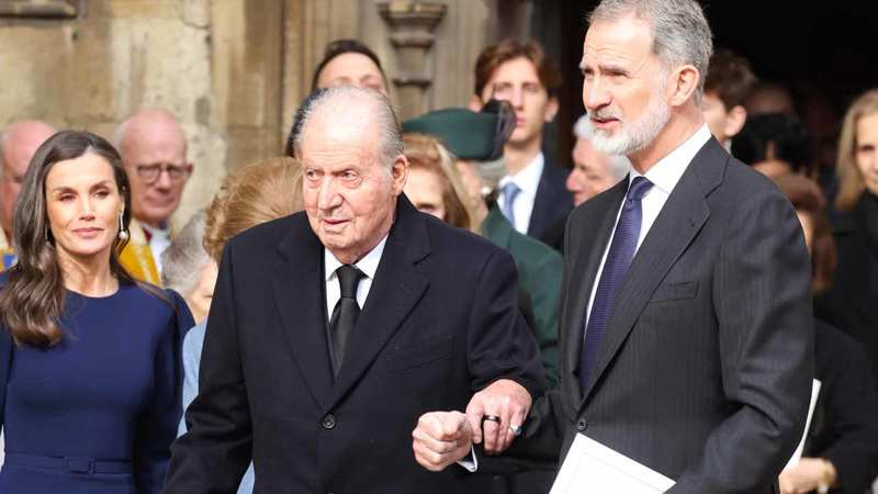 Felipe ha brindado su apoyo al Rey Juan Carlos