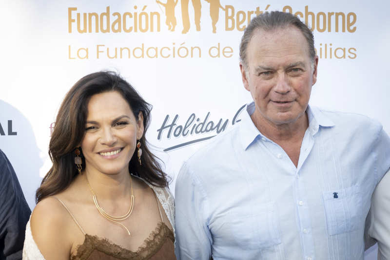 Fabiola Martínez y Bertín Osborne durante un evento de la Fundación Bertín Osborne. 