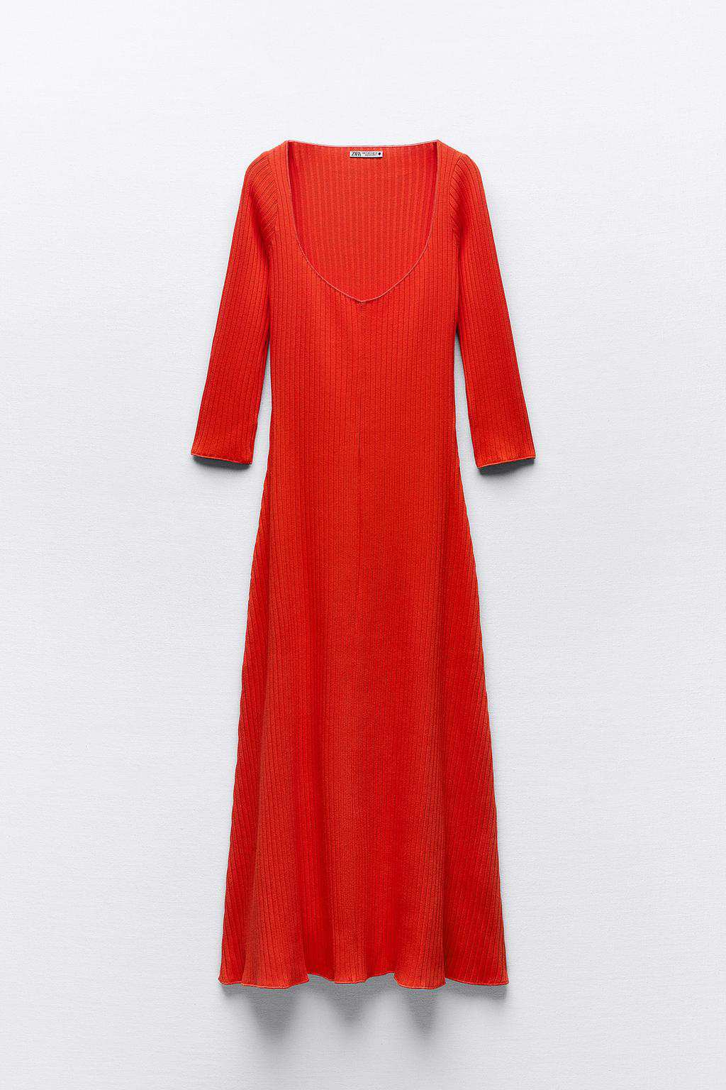 Vestido largo rib de Zara 25,95 euros