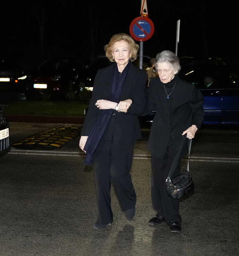 La Reina Sofía e Irene de Grecia en el funeral de Fernando Gómez-Acebo