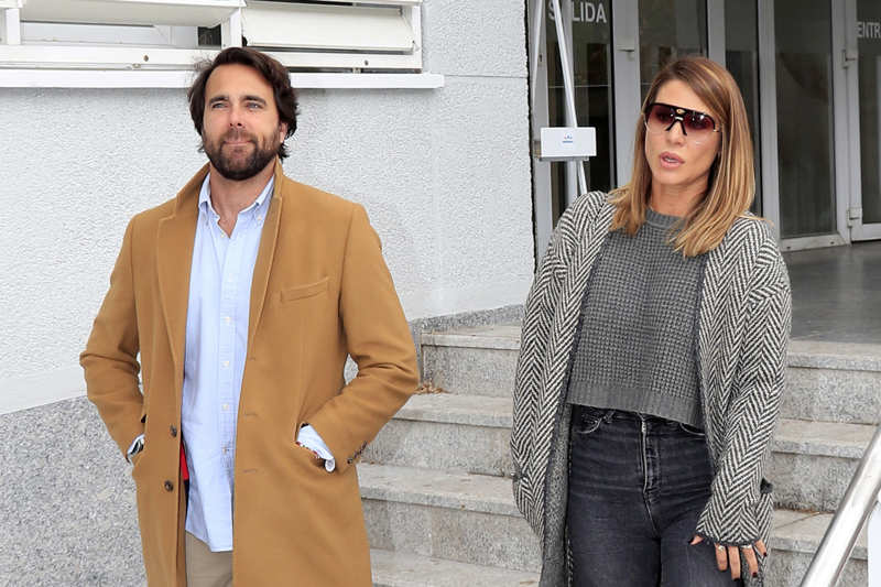 Javier Ungría y Elena Tablada, saliendo de los Juzgados