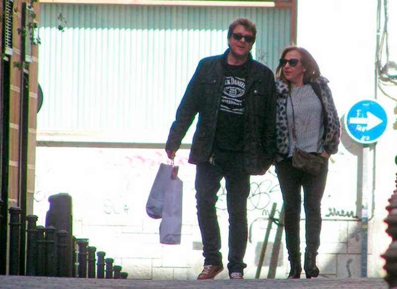 Carmen Machi paseando con su novio