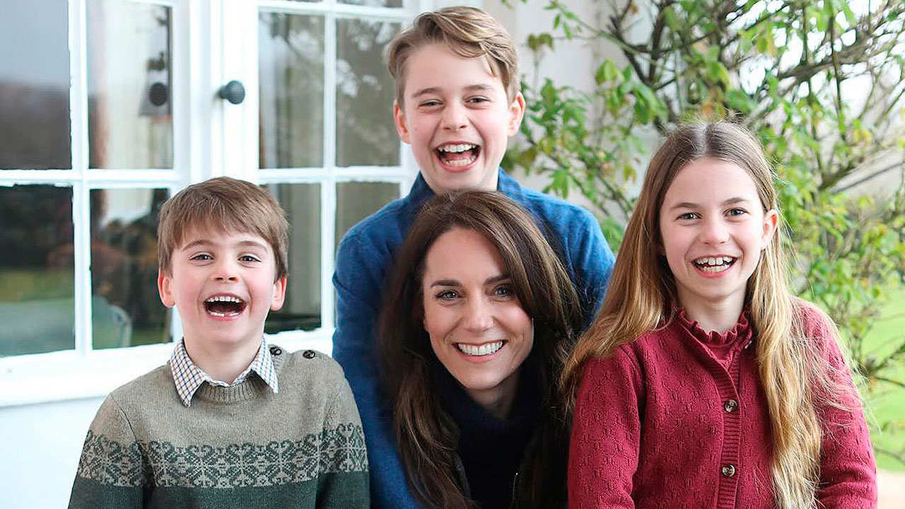 Kate Middleton y sus hijos en un posado