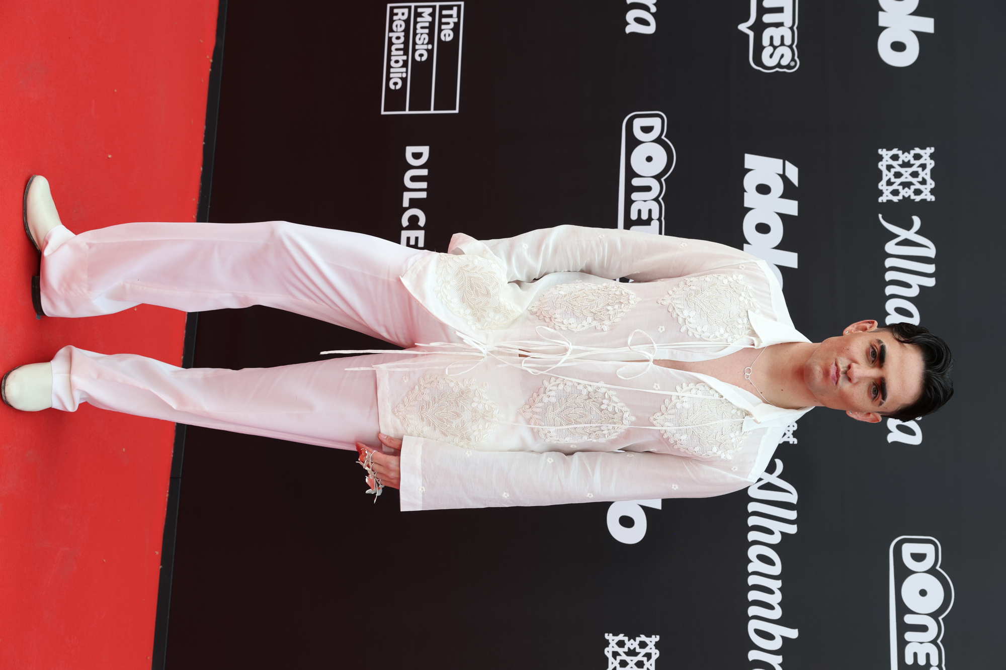 Luc Loren en la alfombra roja de los Premios Ídolo 2024
