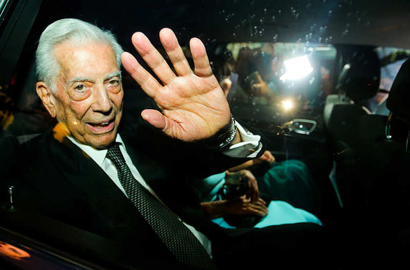 Vargas Llosa en una foto de archivo