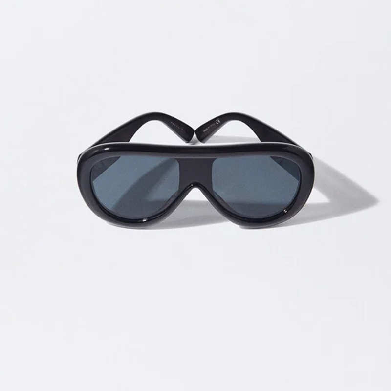 Gafas de sol ovaladas de Parfois 19,99 euros