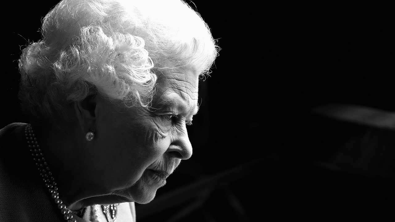 La cara desconocida de la reina Isabel II sale a la luz
