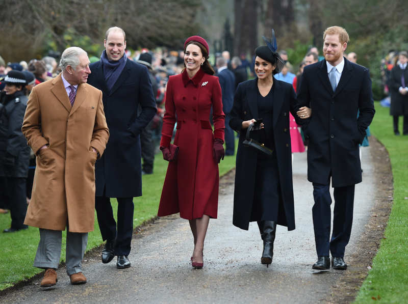 Meghan Markle, Harry y los Príncipes de Gales tras una misa de Navidad
