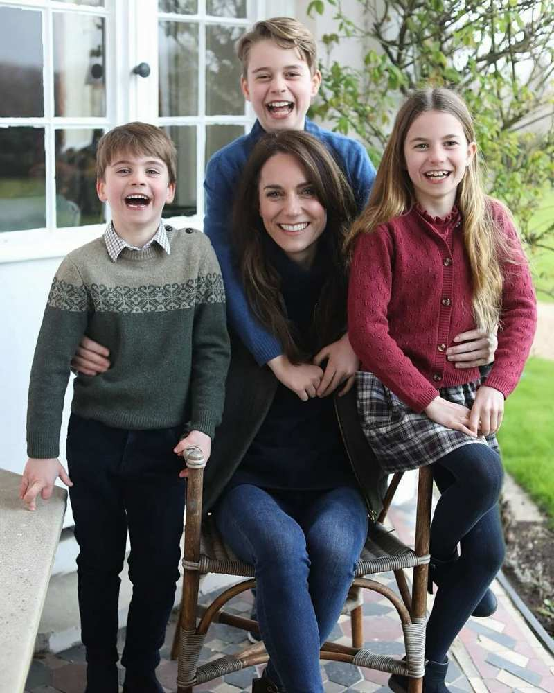 Foto retocada de Kate Middleton y sus hijos