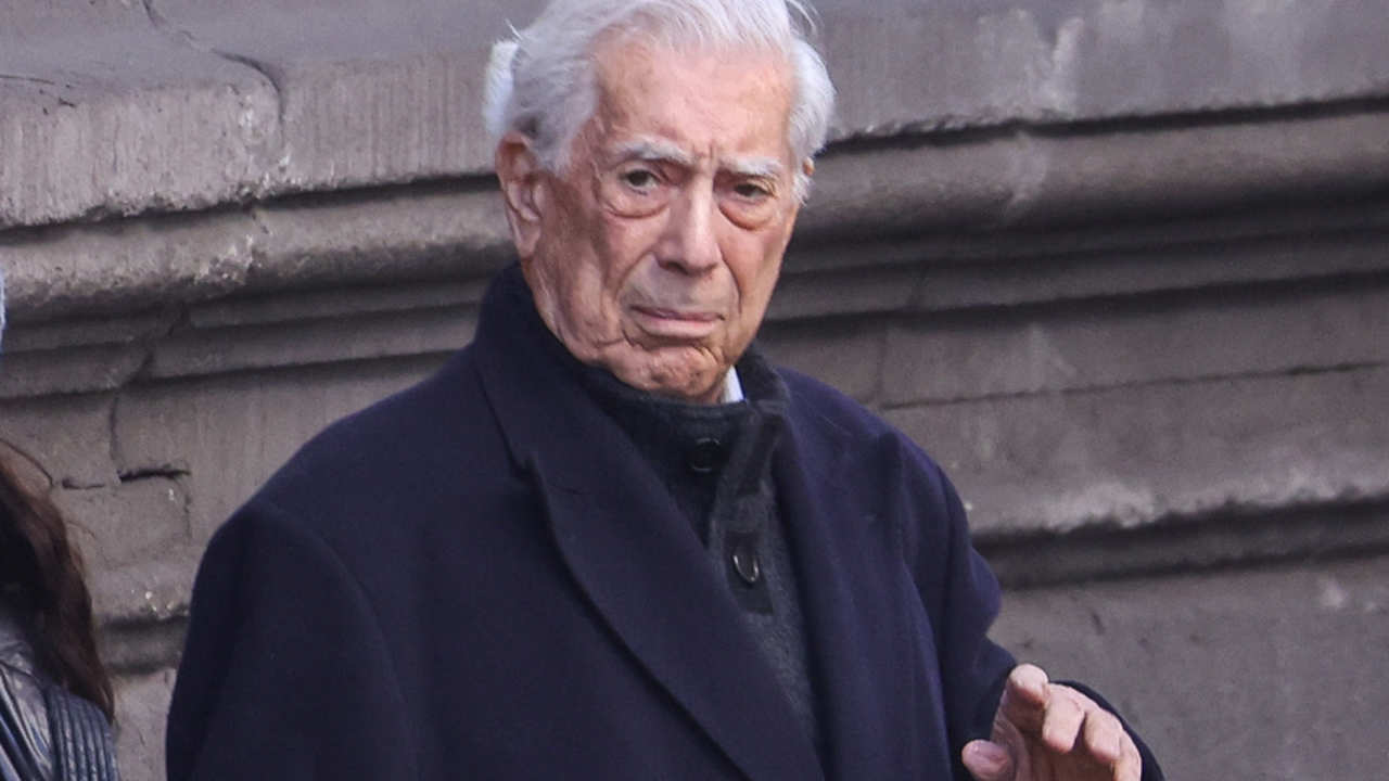 La foto inédita de Mario Vargas Llosa que aclara su desconcertante estado de salud