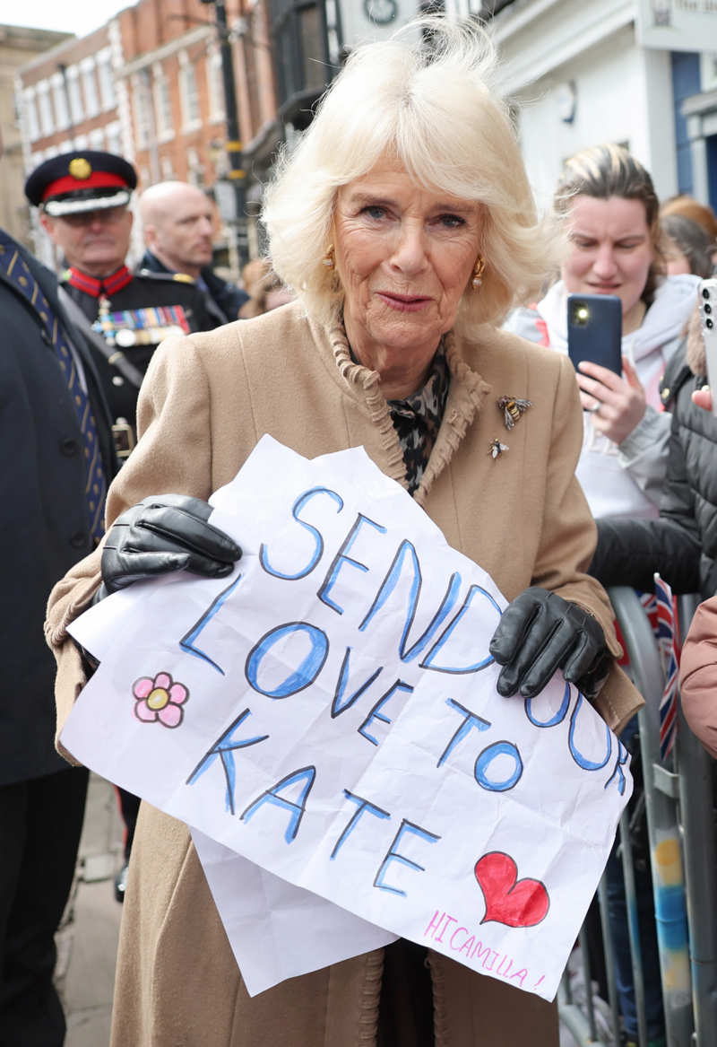 La reina Camilla muestra su apoyo a Kate y explica cómo se encuentra ante los mensajes recibidos tras anunciar su enfermedad