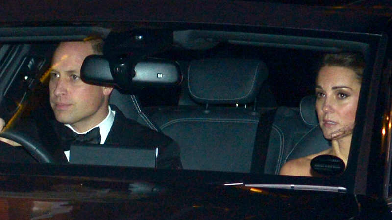 Kate Middleton junto al Príncipe Guillermo en un coche