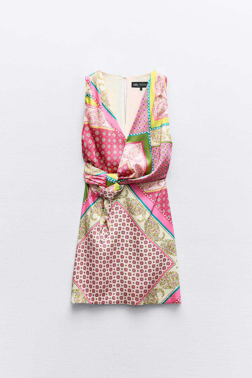 Vestido estampado patchwork de Zara 29,95 euros