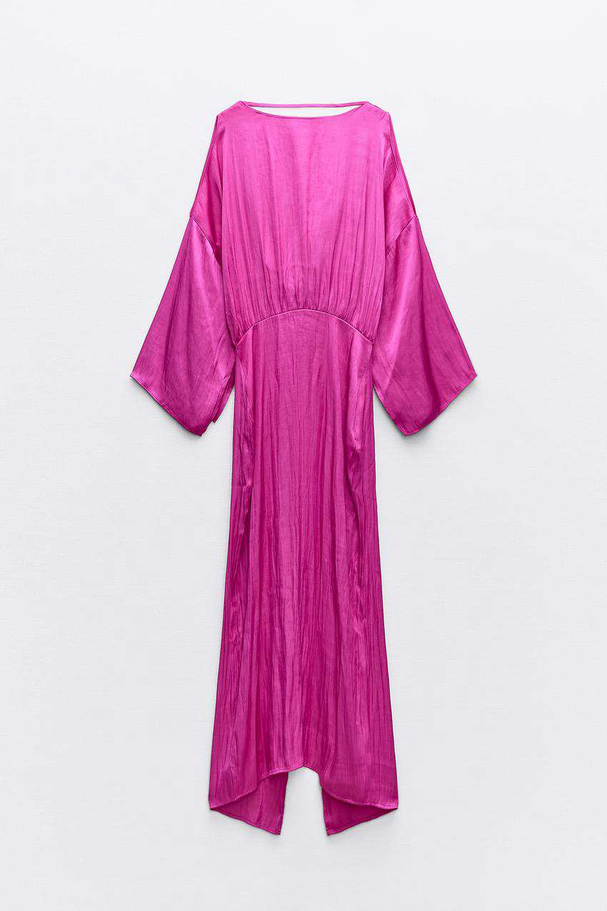 Vestido satinado escote espalda de Zara 39,95 euros