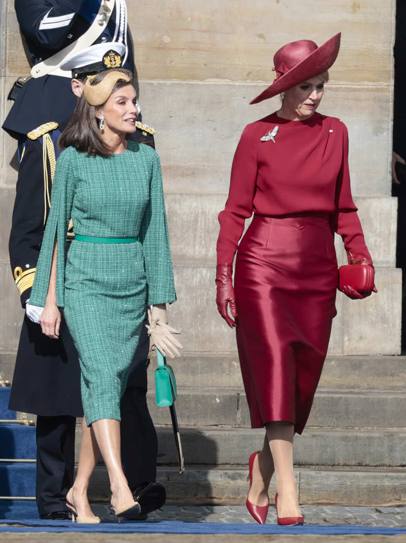 La Reina Letizia y Máxima de Holanda en verde y rojo en Ámsterdam