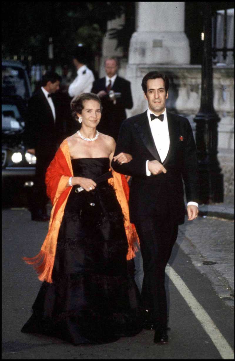 La infanta Elena y Jaime de Marichalar, durante la cena de gala ofrecida con motivo de la boda de Alexia de Grecia y Carlos Morales en 1999