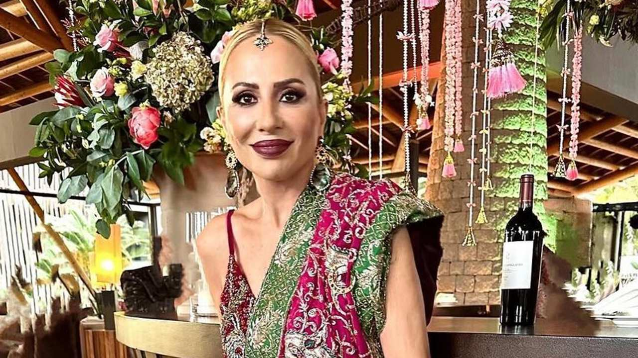 Marta Sánchez impacta con su estilismo de invitada de inspiración india en una boda en Gran Canaria