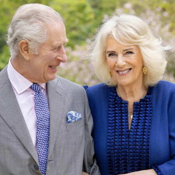 El Rey Carlos y Camilla muy sonrientes