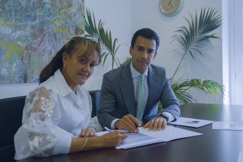 Darlin Arrieta y Juango Ospina en su despacho
