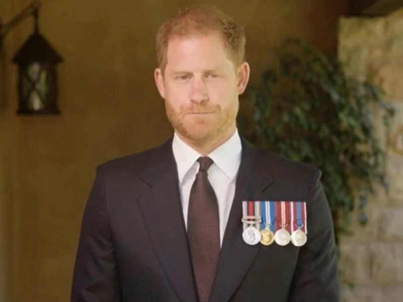 El Príncipe Harry con sus cuatro medallas