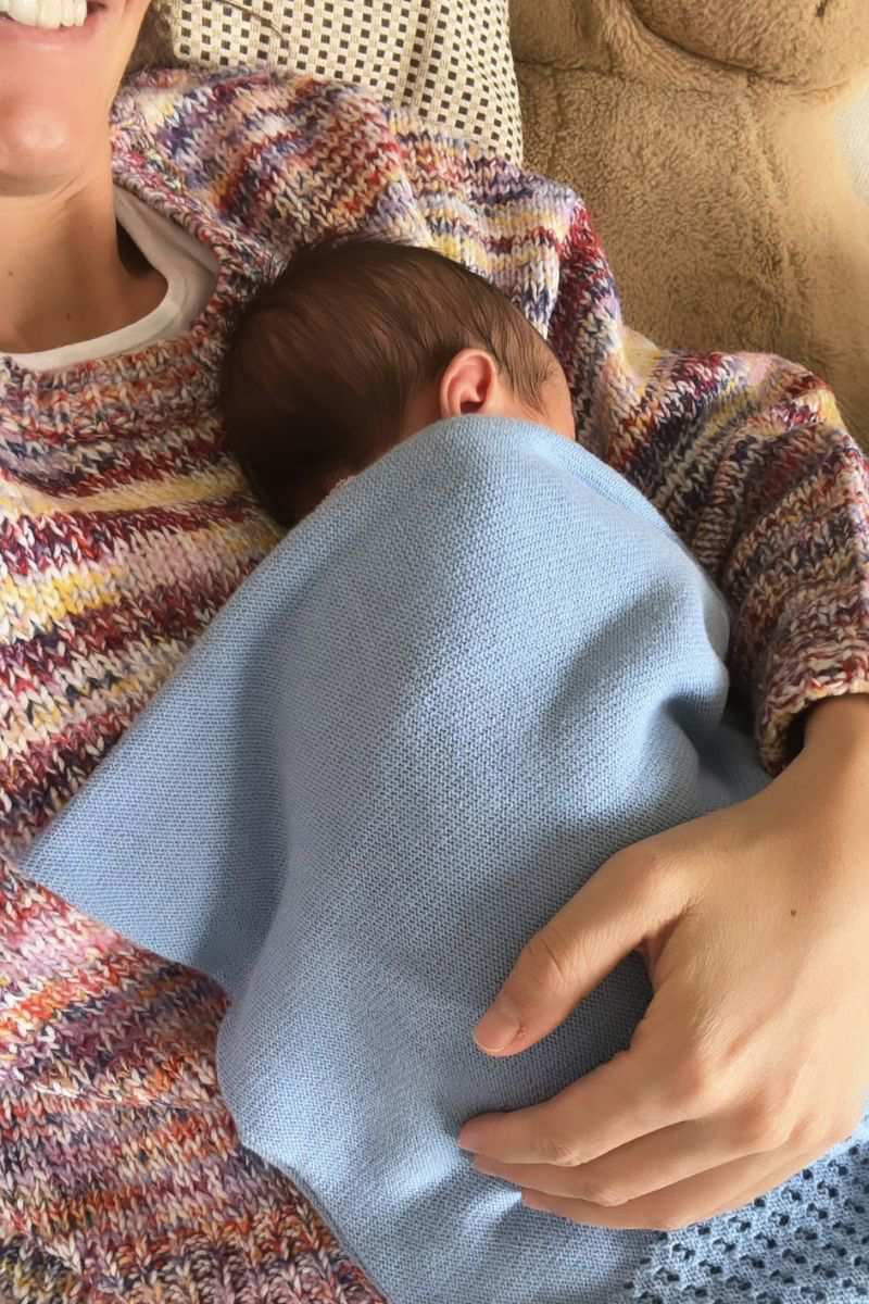 Ana Boyer comparte la imagen más tierna junto a su bebé recién nacido