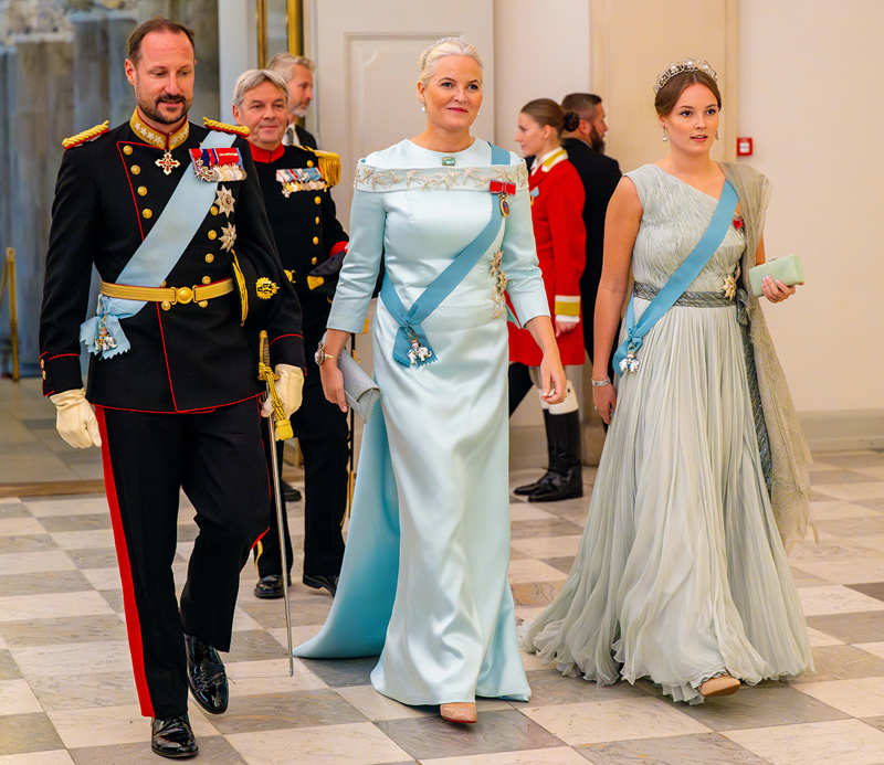 Los príncipes Haakon y Mette-Marit, con su hija Ingrid