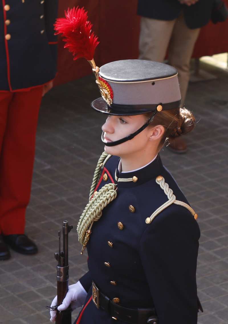 La Princesa Leonor durante la Jura de Bandera de Felipe VI.