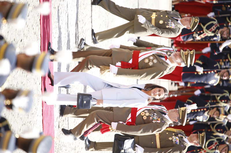 La Reina Letizia durante la jura de bandera de Felipe VI. 