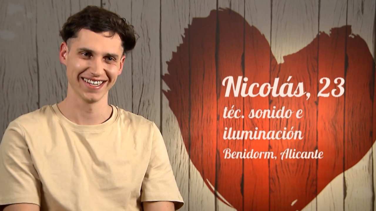 La confesión de Nicolás de 'First Dates' que deja descolocado a su cita: "Seis veces al día"