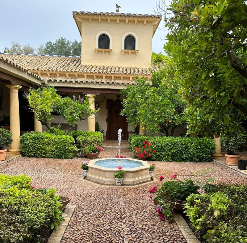 Un patio andaluz en la finca La Cetrina. 