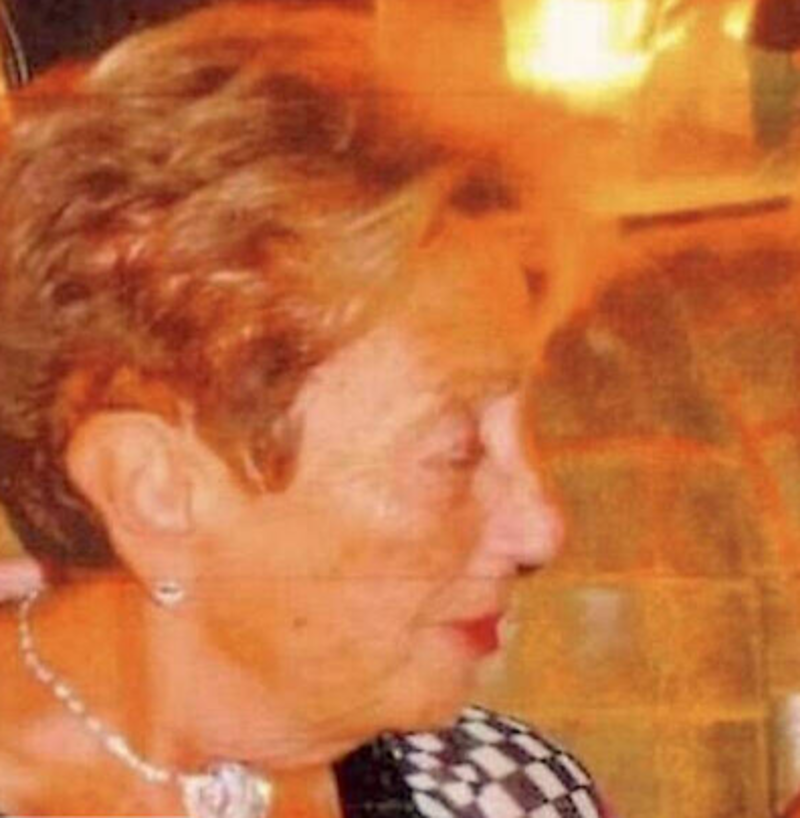 Imagen de la madre de Joaquín Torres con sus valiosas joyas