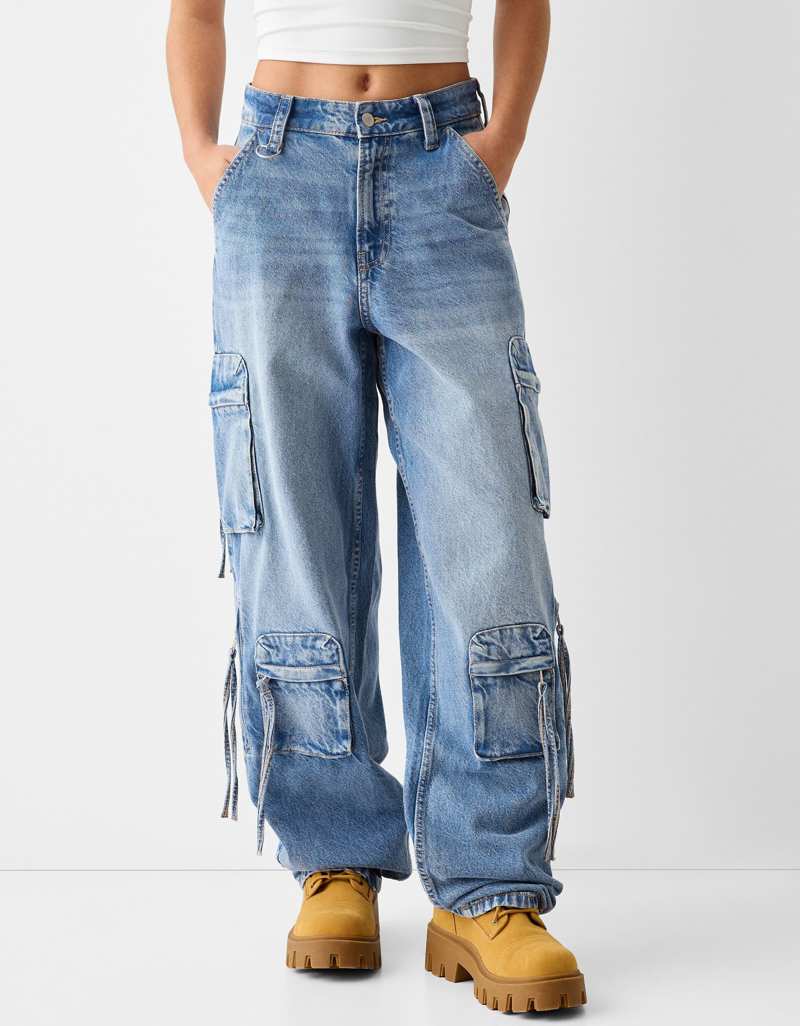 Jeans baggy cargo tiras de Bershka 39,99 euros