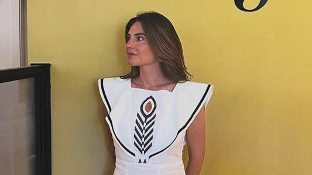 Lourdes arrasa con su vestido más favorecedor en la Feria de Jerez y lo hemos encontrado